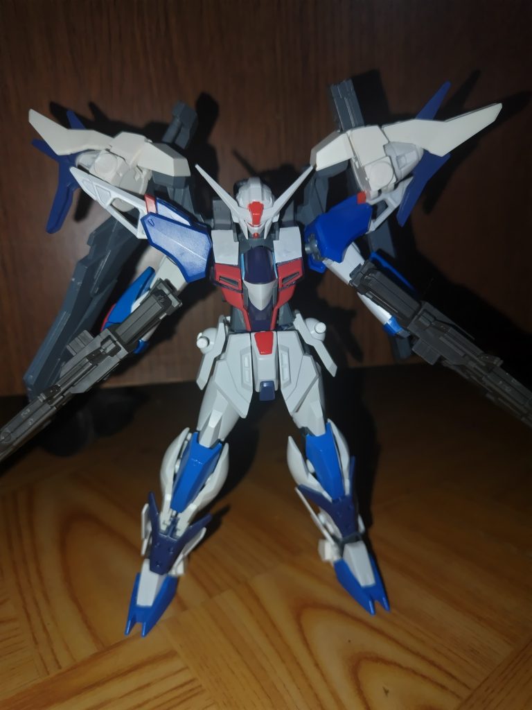 第2デザイン、ほとんど形になったデザインです。