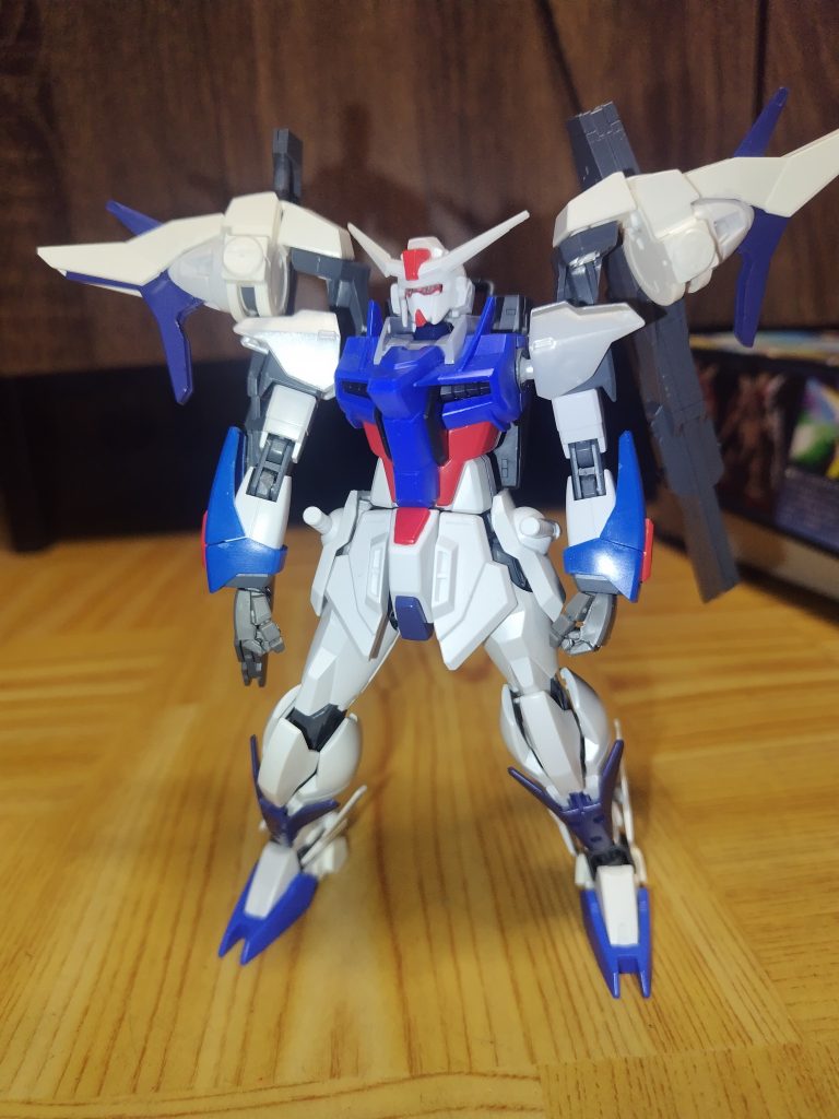 ほぼここで形になりました。アンテナはDiscordのメンバーに提案されて塗装の直前に追加したため写真がありません。