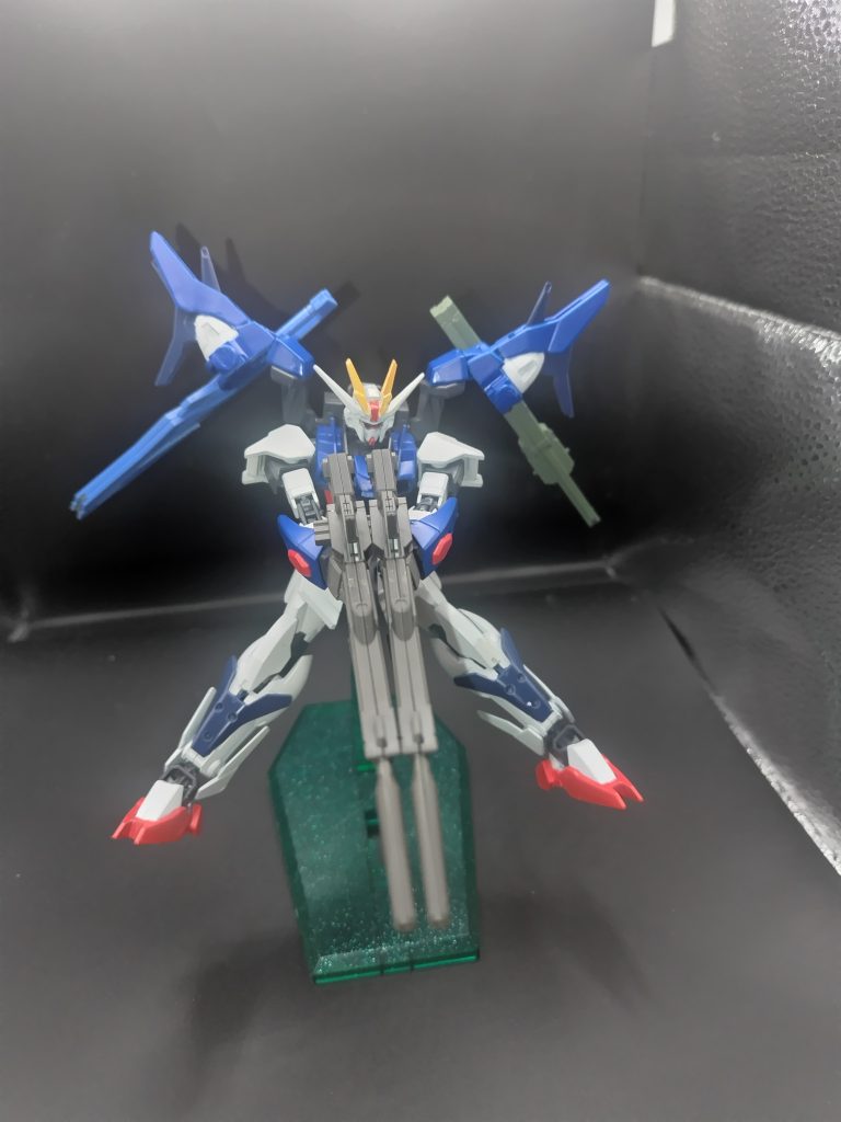 ウイングガンダムゼロのツインバスターライフルを参考にビルドしたツインライフル、連結機構も備えており単体でも粒子加速器が備えられており一撃の威力は第5世代ガンダムに匹敵するスペック。