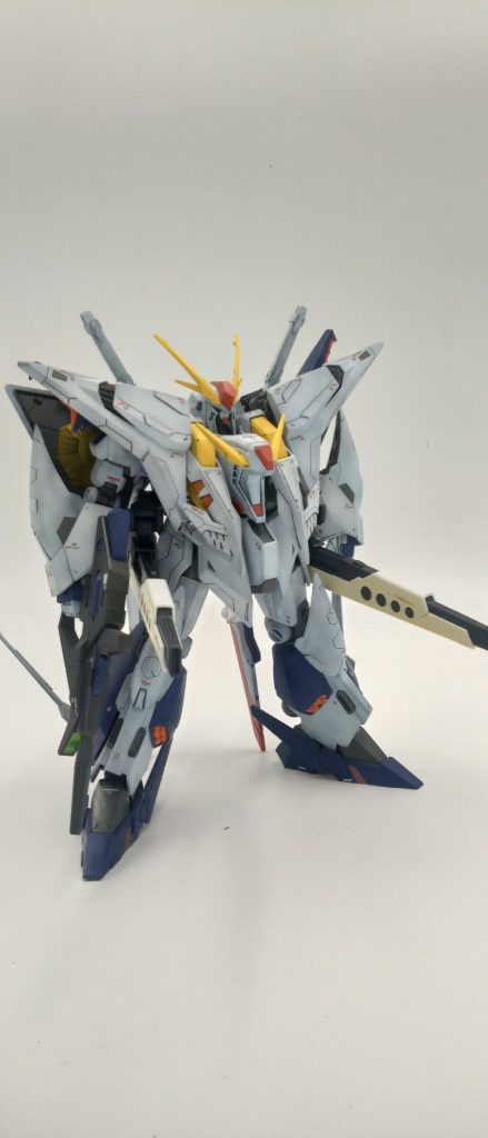 今回の製作は四年前に製作したクスィーをキルケ―版のガンダムフェイスに変更しプレバンのMGF91のツインヴェスバーとMGクラスターのビームシールドを使用して次につながるミッシングリンク機としてかんがえましたW