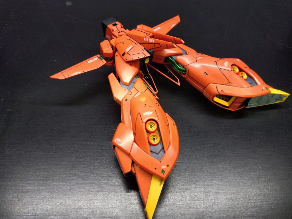 無人ミサイルだったり、有人戦闘機だったり