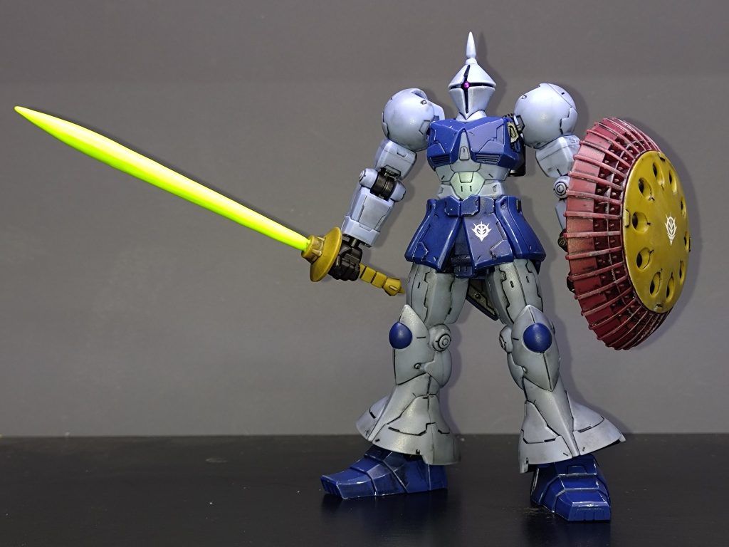 グフより機体色が明るめなので、ウェザリングは少しグフより抑えめで作業してます。泥とかのブラウン系も宇宙用機体なので抑えめにしています。