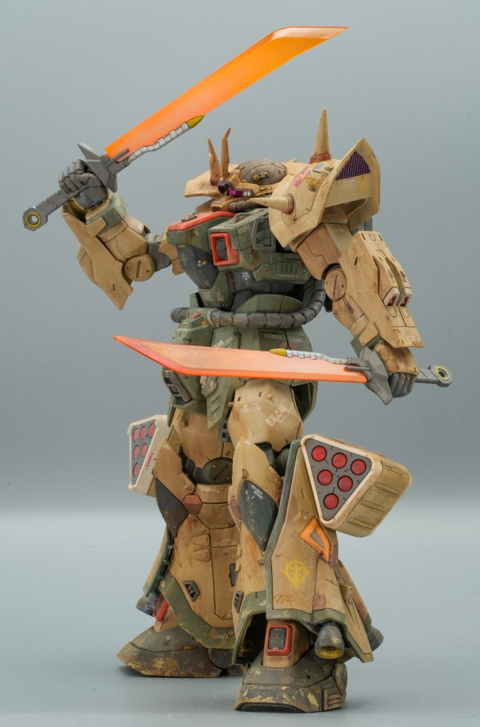 ヒートサーベル装備状態。近接格闘用って感じで好きな機体です。色もノーマルの青を良いんですが、個人的にはこっちの方が好き。