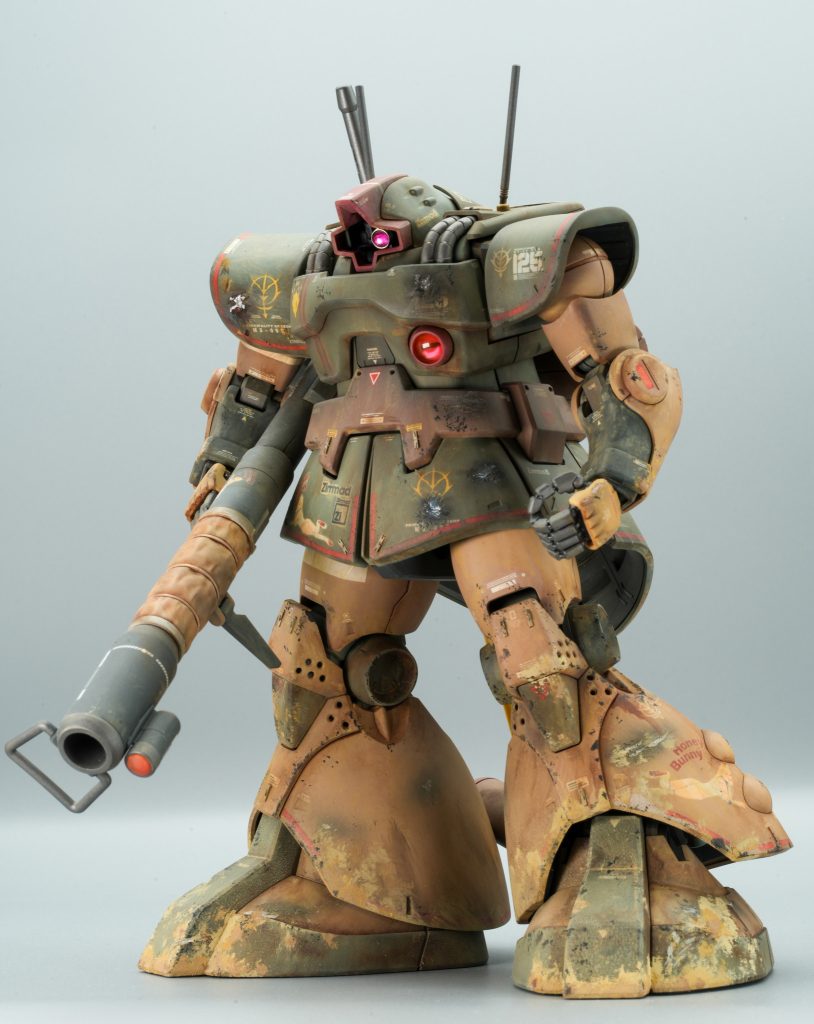 オリジナルの配色は腰回りの色がチャンピオンベルトみたいでいやなので、無難な地上用っぽい色にしました。