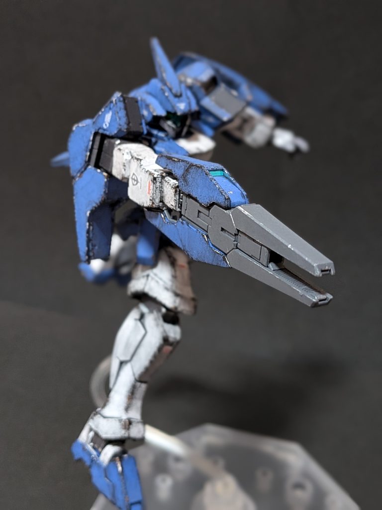 という事で今回のジェノアスOカスタムでした最近ヤフオクでアデル　ディーヴァカラー落札し中古ショップでフォーンファルシアがかなり安かったので購入しました。いつになるか分かりませんがフォーンファルシアはもし完成したらジェノアスOカスタムと一緒に相討ちシーン撮影しますのでまたその時は(gundam-kao6)&nbsp;&nbsp;&nbsp;&nbsp;ジブリール:ふふふ、ようやく終わったか。製作者:⁉️(zaku-kao10)