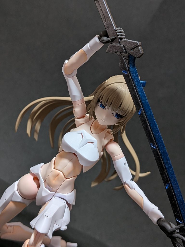 ジブリール:合わせ目消してないと突っ込みあるかもしれないがメガロマリアは可動重視してるキットでお腹の合わせ目も説明書の塗装完成品でも消してないからそういうデザインだ。では、長くなったが次回もよろしく頼むよ🍷青き清浄なる世界の為に…製作者:ロゴスって変態なんか？;