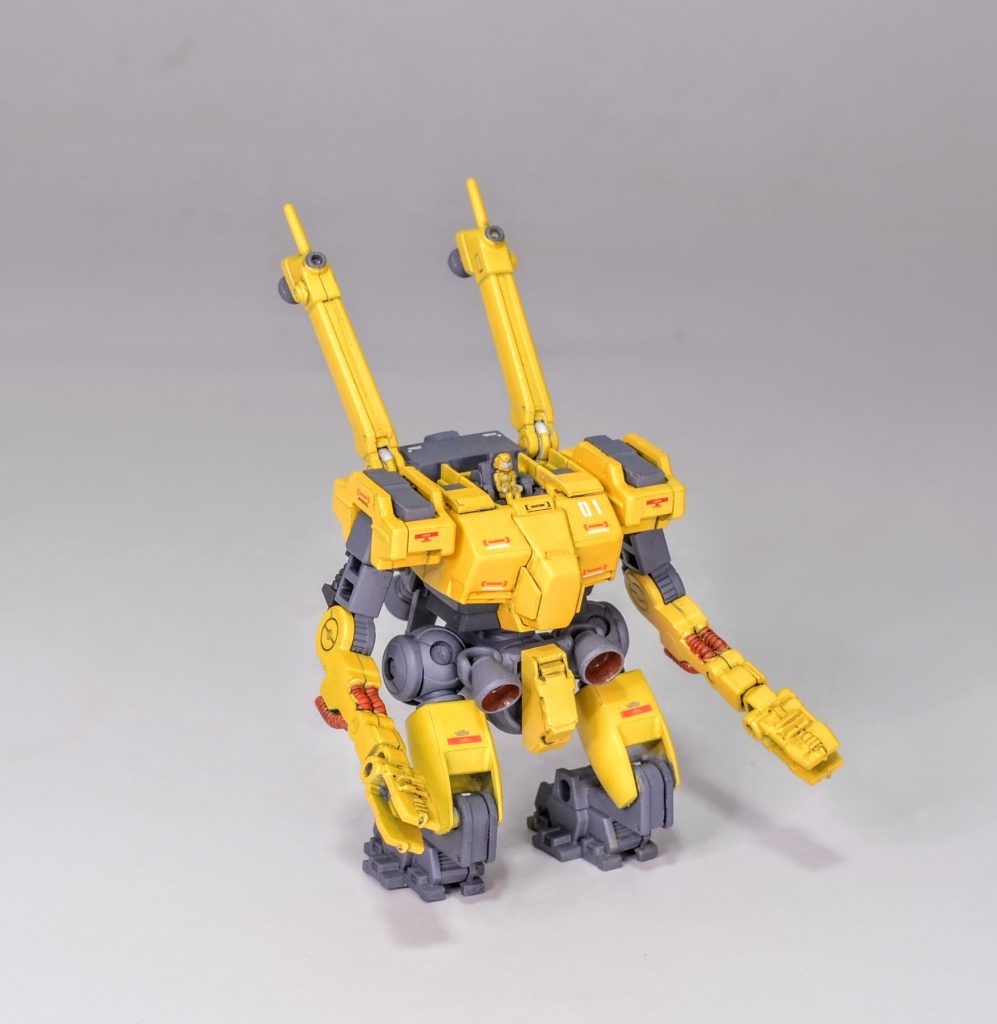 姿勢制御用のバーニアを多数装備しており、宇宙探査や作業を主目的にしている機体です&nbsp;