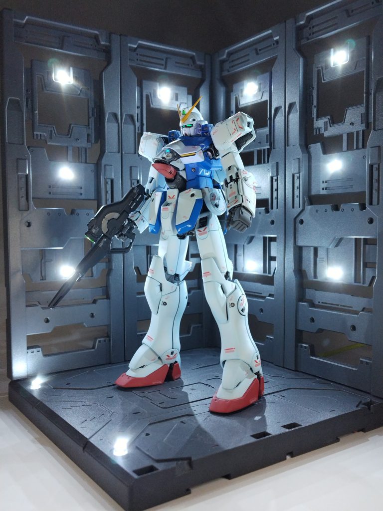 最近購入した格納庫のディスプレイベース今回はじめて撮影に使いましたが、雰囲気でますね。人や車両を配置したら、もっとよくなりそう。