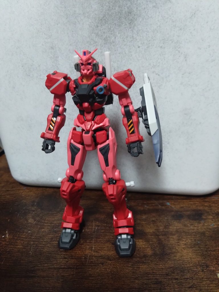 製作途中の写真です。手足などはマッシブなイメージ画あったので、カトレアさんの作品を参考にし、軽キャノンのものを使ってます。この時には大興奮してました。頭部バルカンはオミット、口部、顔部センサーもオミットしてます。頭部のダクトもコトブキヤのディテールパーツで再現。