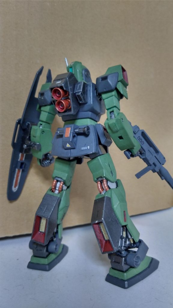 細部をきっちり塗装するだけで、十分素晴らしい仕上がりになります。特に脚部の処理は設定画を旨くアレンジしててネモらしさ？が出てますね。&nbsp;