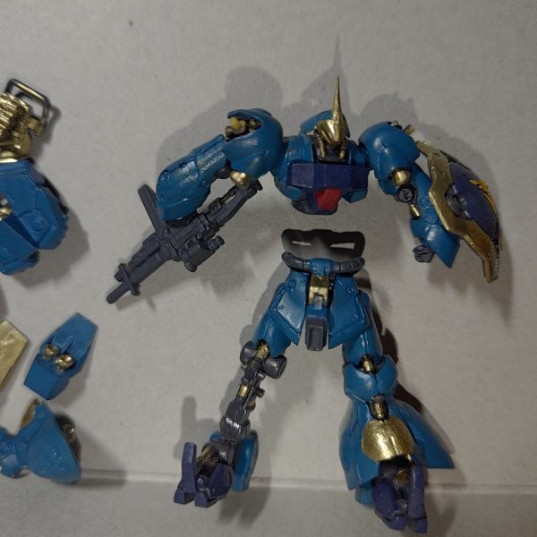 アーティファクトのサザビーとヤクト・ドーガギュネイ機を作成中です。色々構想があるので楽しみながら作ってます（笑）リ・ガズィも待機中です。（3枚目）