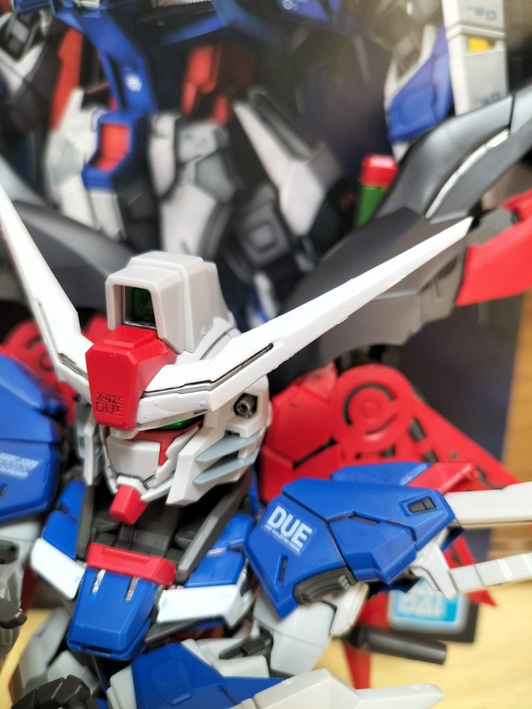 角と胴部アロンダイトを塗装しました