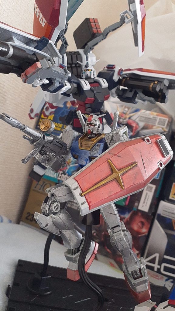 HGフルアーマーガンダムとHGの塗装したガンダムです