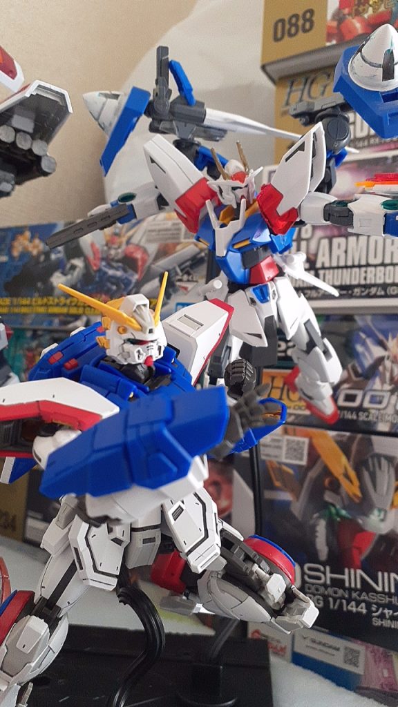HGのミキシングしたダブルオーとRGシャイニングです