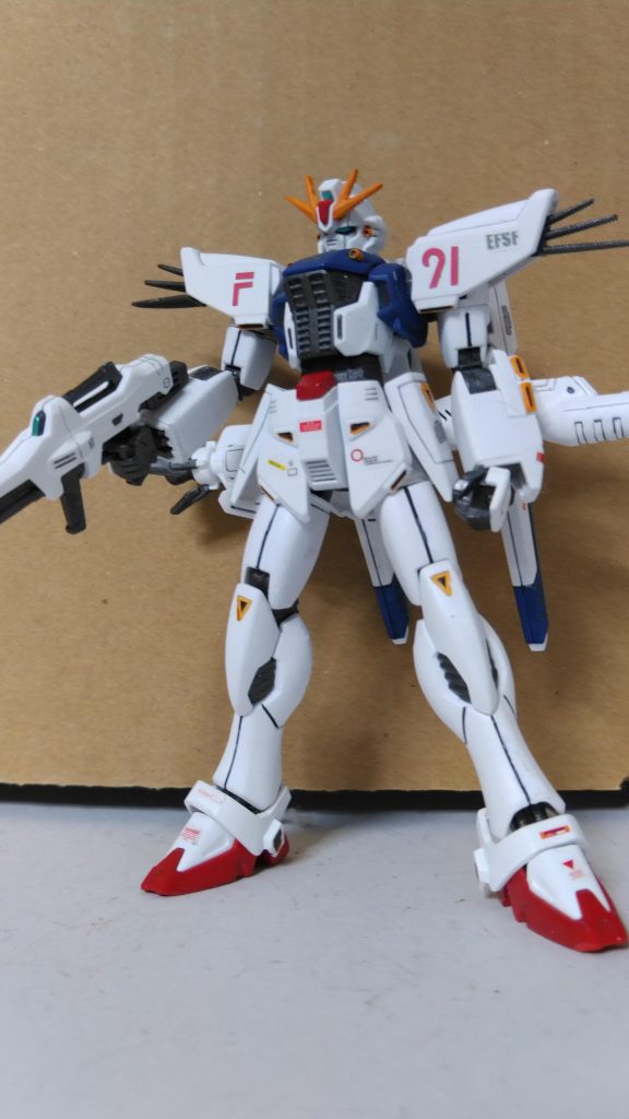 ミリタリーに傾倒してたガンダムシリーズに対し、美麗なスタイルを表現したF91。旧キットの大河原設定画を忠実に再現したフォルムも好きですが、スマートになったHGも魅力的ですね。敵側モビルスーツはRE展開されてますが、是非HGも発売してもらいたいです。
