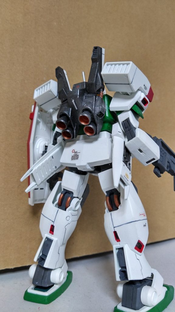 バックパックはガンダムmarkⅡタイプを流用。出力向上に貢献。各部ラッチに武装追加出来るように。キットはジムシリーズ有数の出来映え。無改造、筆塗り塗装のみですが、十分魅力的です。