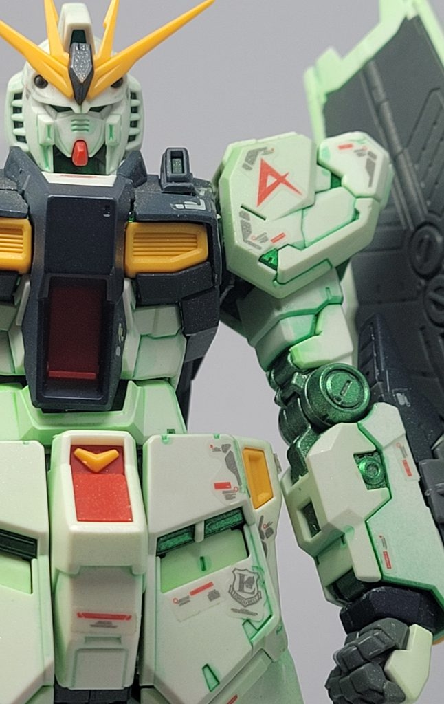 RGνガンダム–3枚目/制作者：ソトアニ