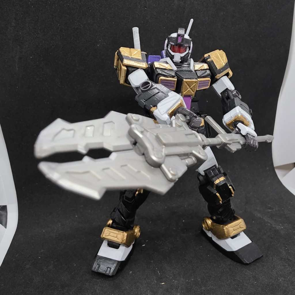 塗装は主にアクリジョンによる筆塗りで、一番苦戦したのが公式イラストを参考にした調色と細部の塗装でした…