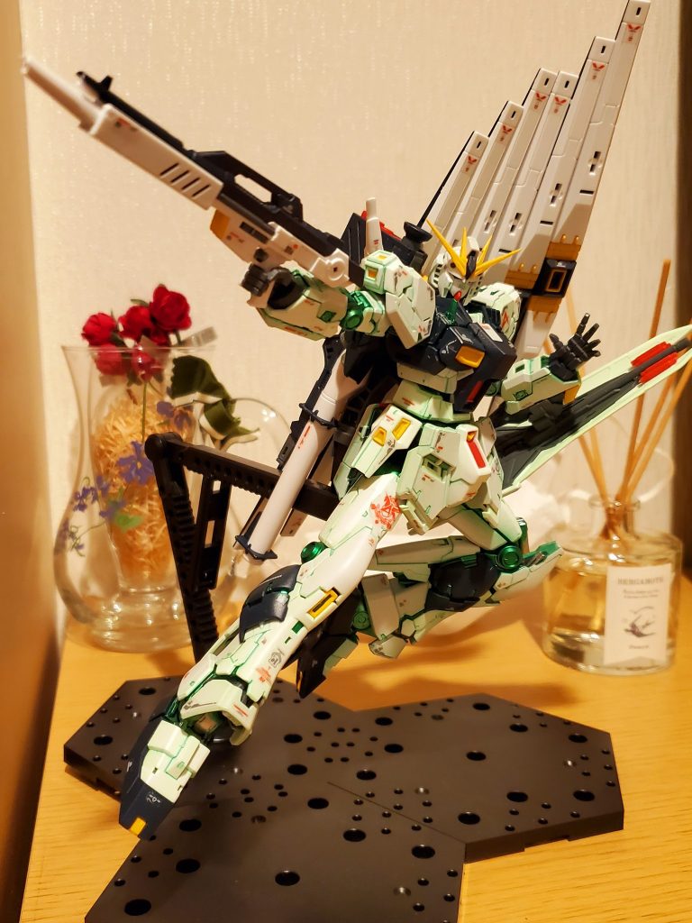 RGνガンダム–5枚目/制作者：ソトアニ