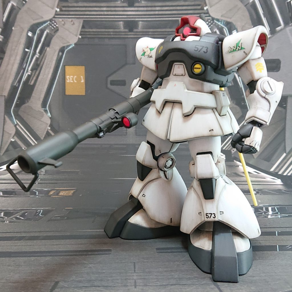 制作に関しては、いつも通りヒケ取りのみ、宇宙戦闘用と言う事で汚しは爆風によるスス汚れのみにしました。