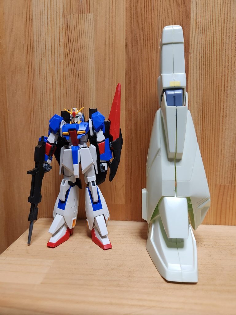 わかりやすい大きさ比較。実はこの画像が一番気に入っています。笑える。