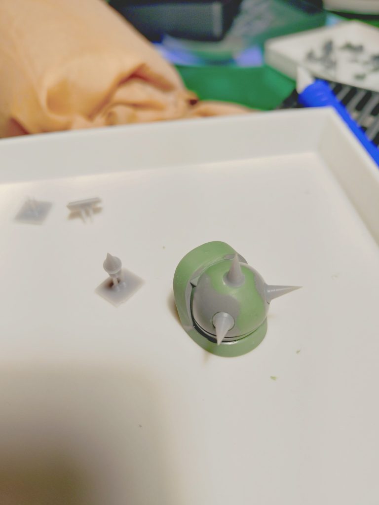 プリントしたものを、差し込んで接着剤で固定して完成です