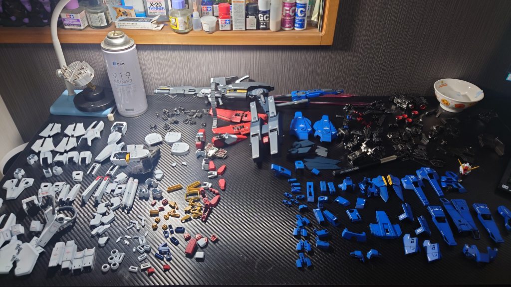 パーツ数がペルフェクティビリティ以来の多さ😅ヤスリがけだけでどれぐらい時間かかったろ😅