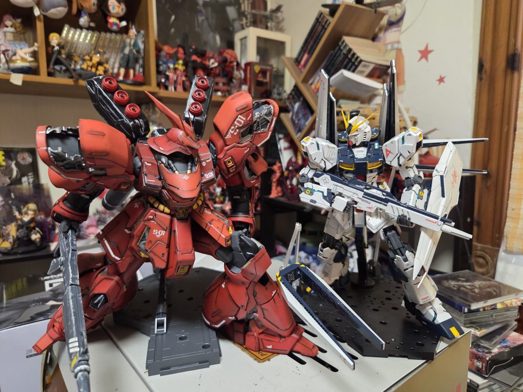 サザビー＆νガンダム