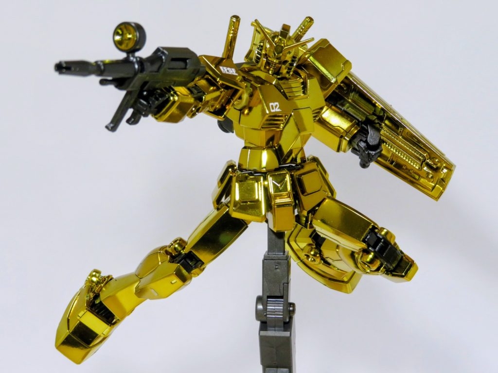 アンダーゲートは一切使用されていないので、ゲート跡が目立ちまくりです。なんと漢らしい(´・∀・`)今回は水性ホビーマーカーのゴールドで軽く隠していますが、凄い目立つ…(゚ω゚;)