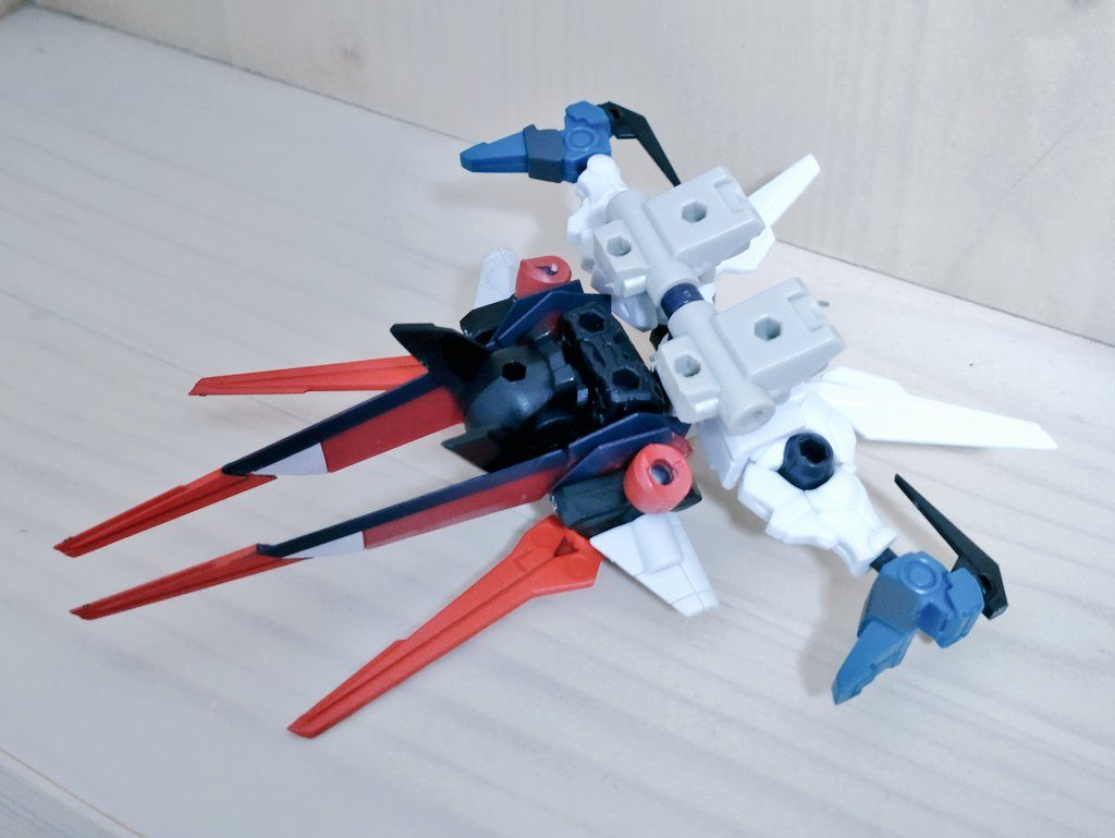 ルミナスフラッグ–2枚目/制作者：クロすけ