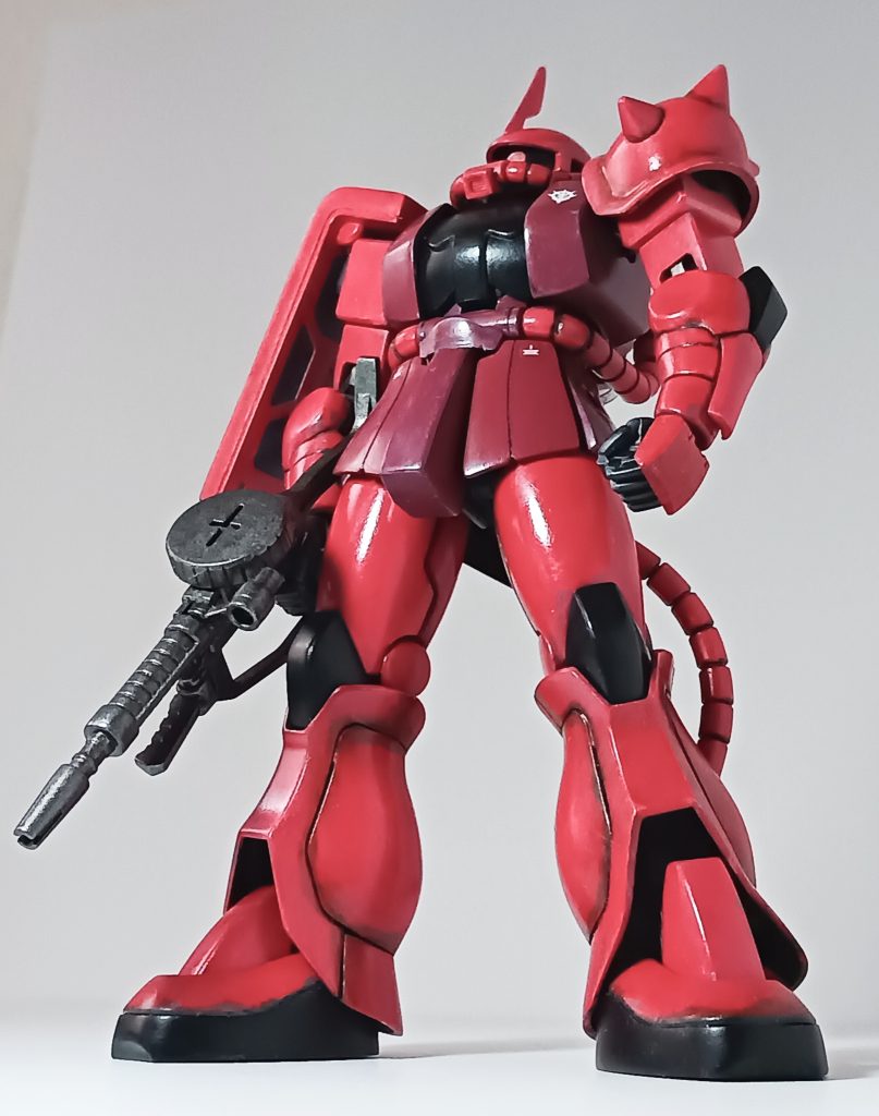 旧ザクを作ったら、シャア専用ザクを並べるというルールに従い、リペイントしたザクです😄✨今回は、｢本当に赤い彗星」をイメージしました😋