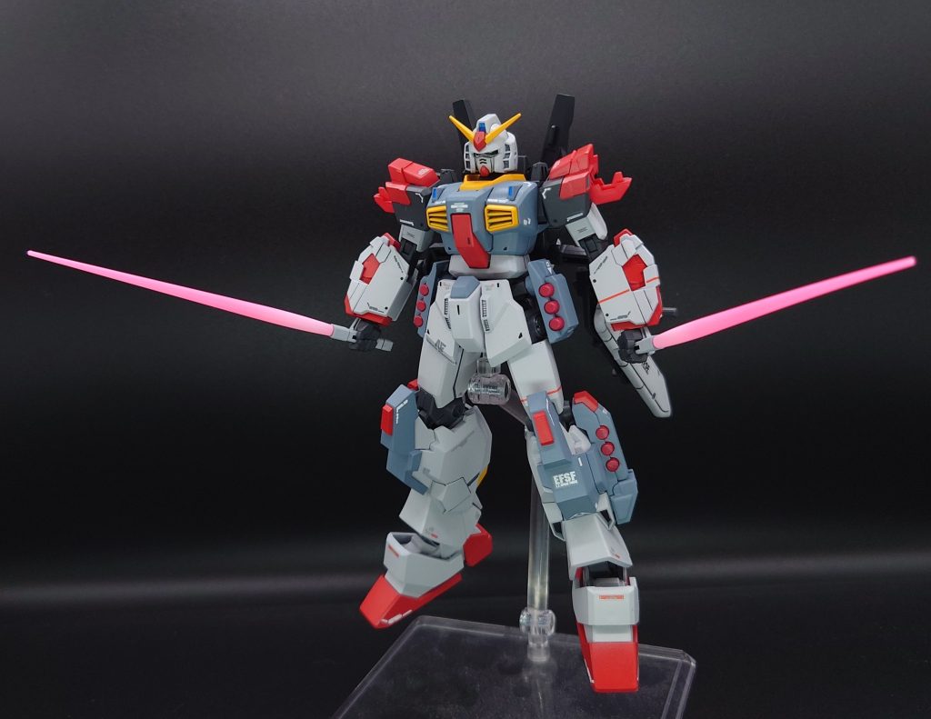 肩部ブースターを外した状態での運用は想定されていないが、いざというときにはパージも可能。