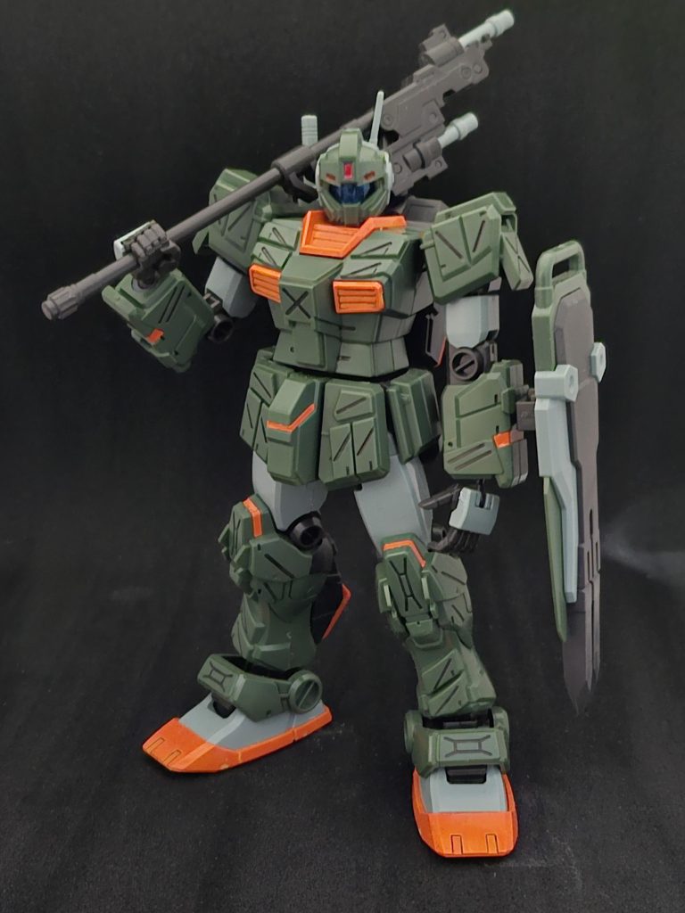 全身イエローが好みではなかったのでフルアーマーガンダムっぽくオレンジに変更シールもオレンジに塗って貼りました