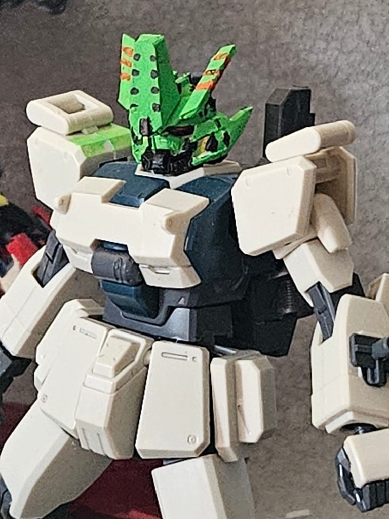 Ez8の頭を見た時、ガミジンの頭に似てるなと思って塗ったりした初手。角がメロンバーみたいになった