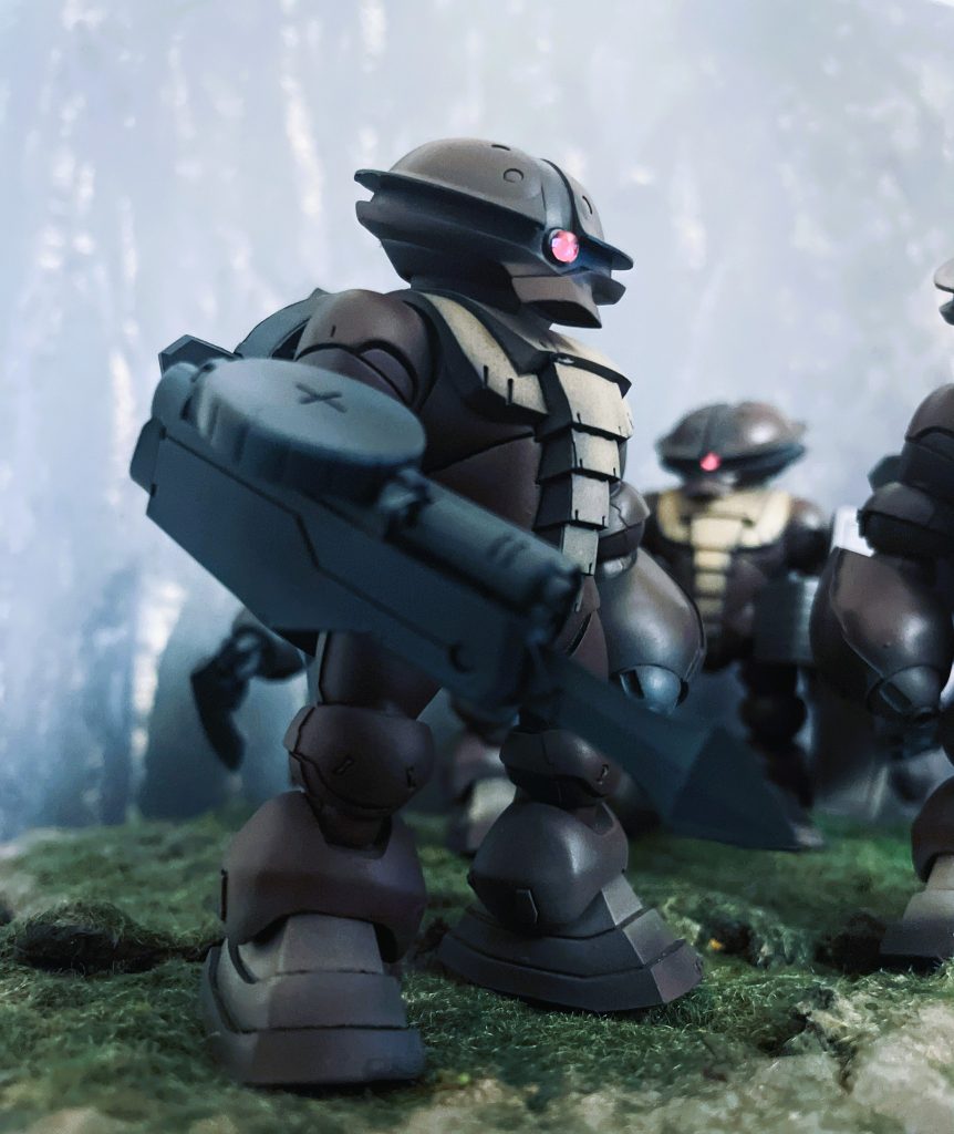 火力A型です。右腕の銃剣付きマシンガン、背面の甲羅が特徴です。