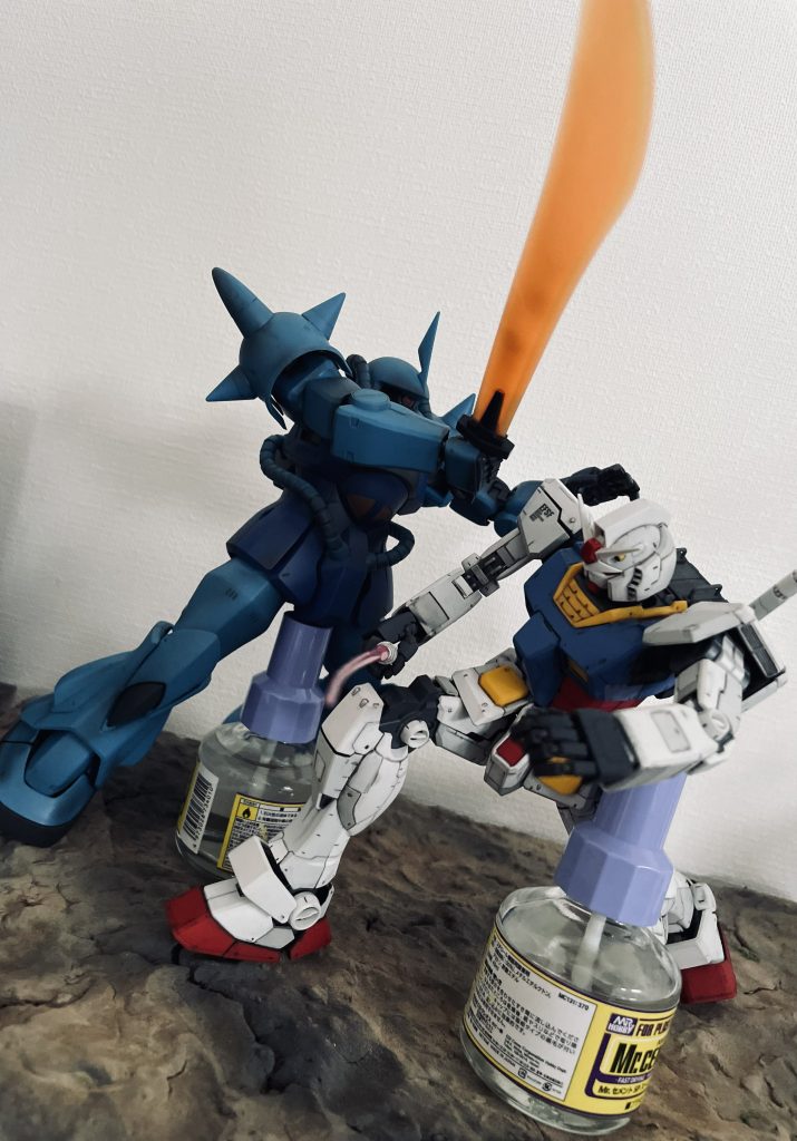次回作は、グフvsガンダムを予定しています。これも万有引力の法則にいかに抗うかがポイントです。他にもガンダムがビームサーベルで突くシーンをまとめて表現する予定です。