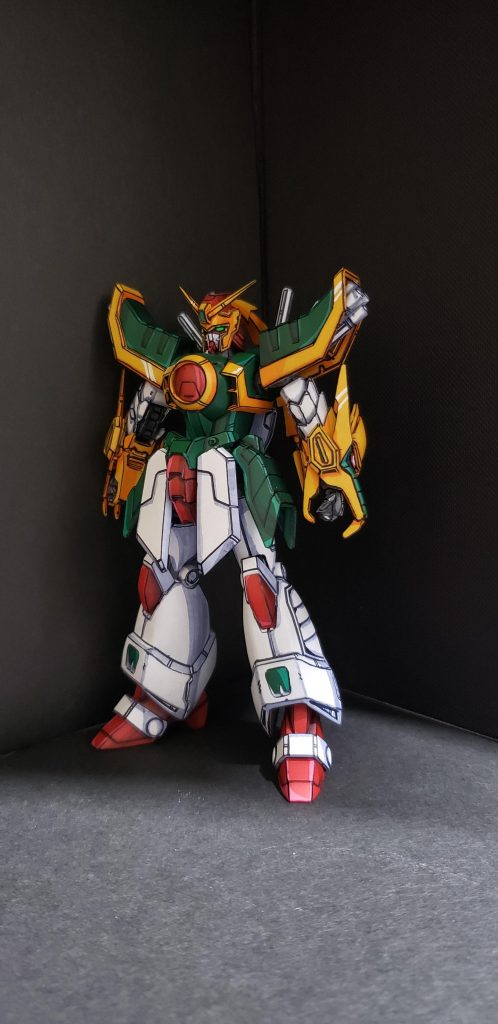 両腕が竜のデザインか秀逸です。素立が綺麗です。