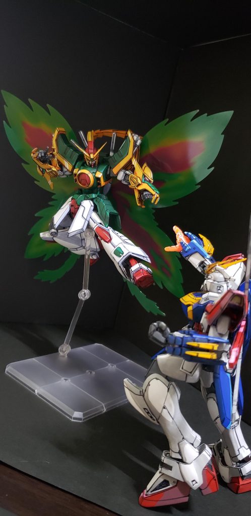 このキットは本体作った後にエフェクトパーツがたくさんあるので楽しかったです。槍も6本。伸びる腕パーツや手首パーツも豊富です。