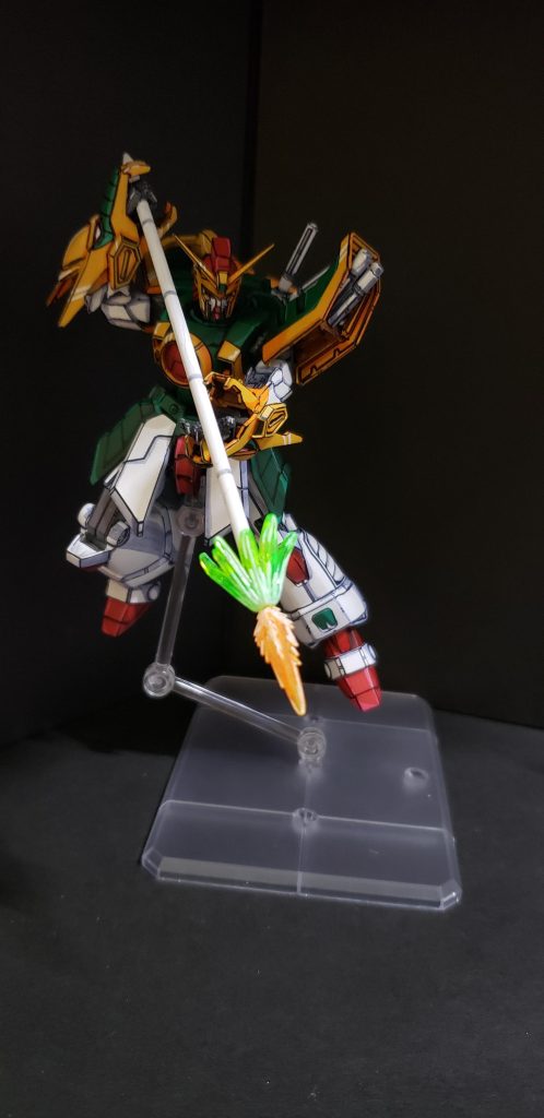 武器を持ってもさまになります。