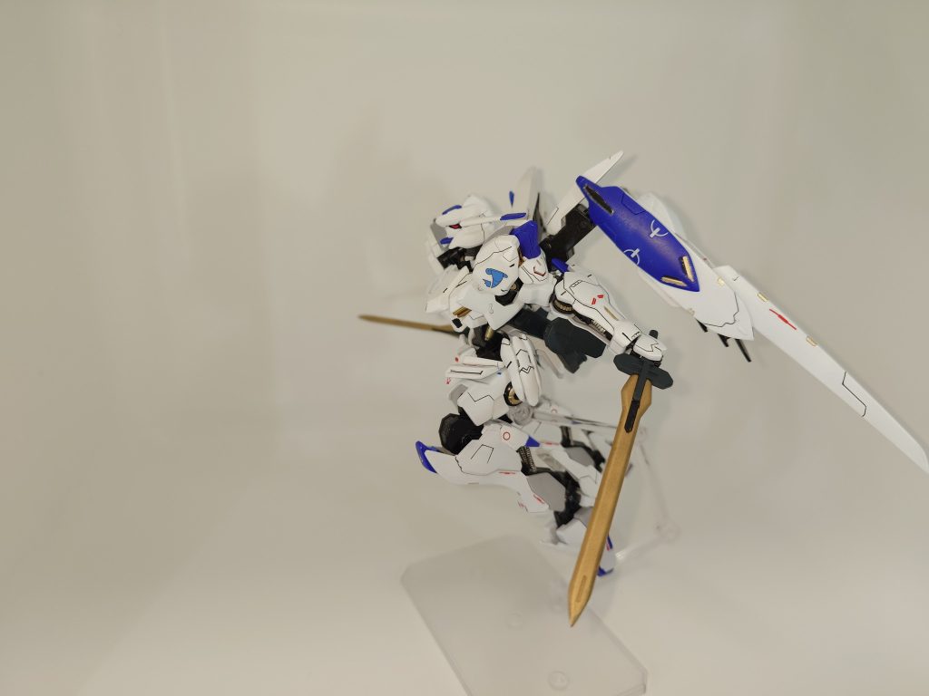 今回初めてデカール貼りましたがあると無いとでは出来栄えが変わるなと感じました。