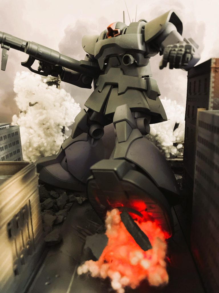 次回作、ガンダムシリーズの中から「市街戦」をテーマにした絵柄をお届けします。