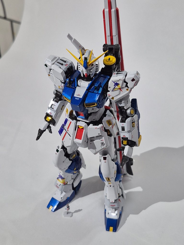 4000番から10000番までやすりがけしてタミヤコンパウンドでさらに光沢を目指しました
