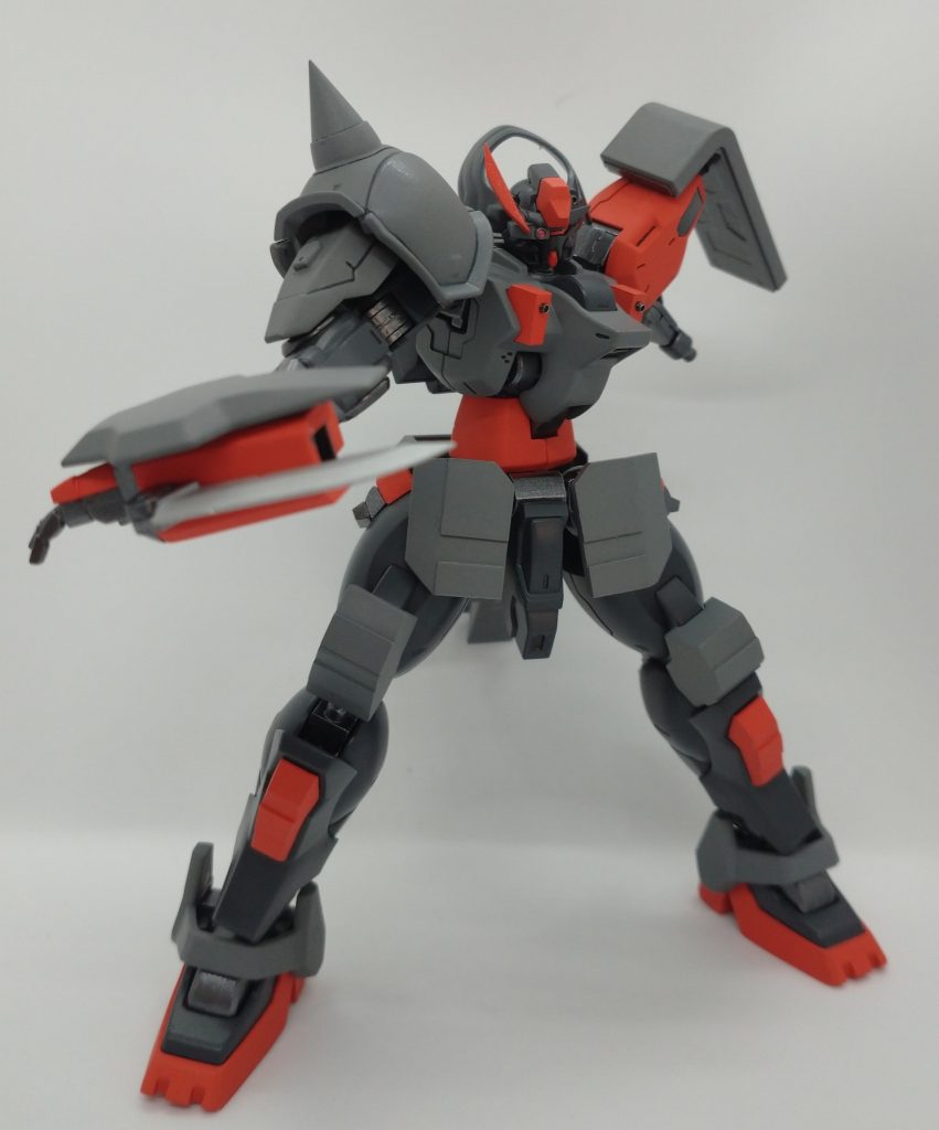 左腕をそのまま武器にすることも可能