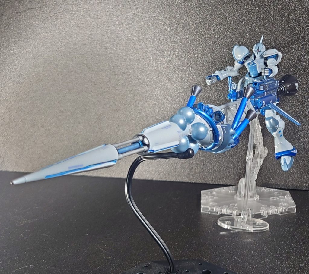 「速いだけじゃないぞ、先端はIフィールド振動型パイルバンカーを装備してるからな！『スイカバー』以上の貫通力は間違いない！」「・・・まだ夢から覚めてないんスカ？」