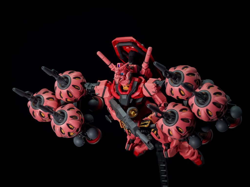 赤いガンダム（ビット6基装備仕様）