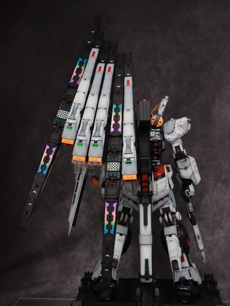 1/60 PERFECT GRADE UNLEASHED RX-93 νガンダム #2–3枚目/制作者：Dangomushi
