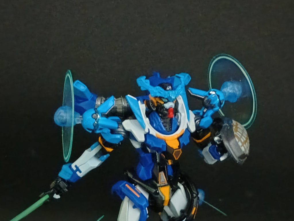 青い目は自作。ＵＶレジン。タキシード仮面（声優ネタ）ことエンディミオン・ユニットも自作。以前、作ったのは