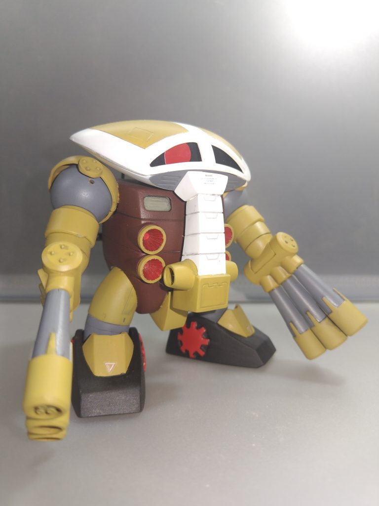 可動は無しにしてすべて固定です。