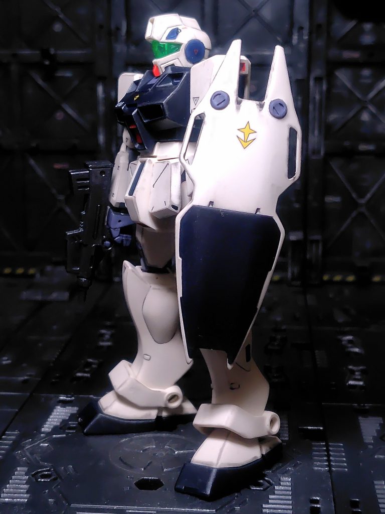 ダークブルーを初めて使いましたがνガンダムぽくて良い色ですね。