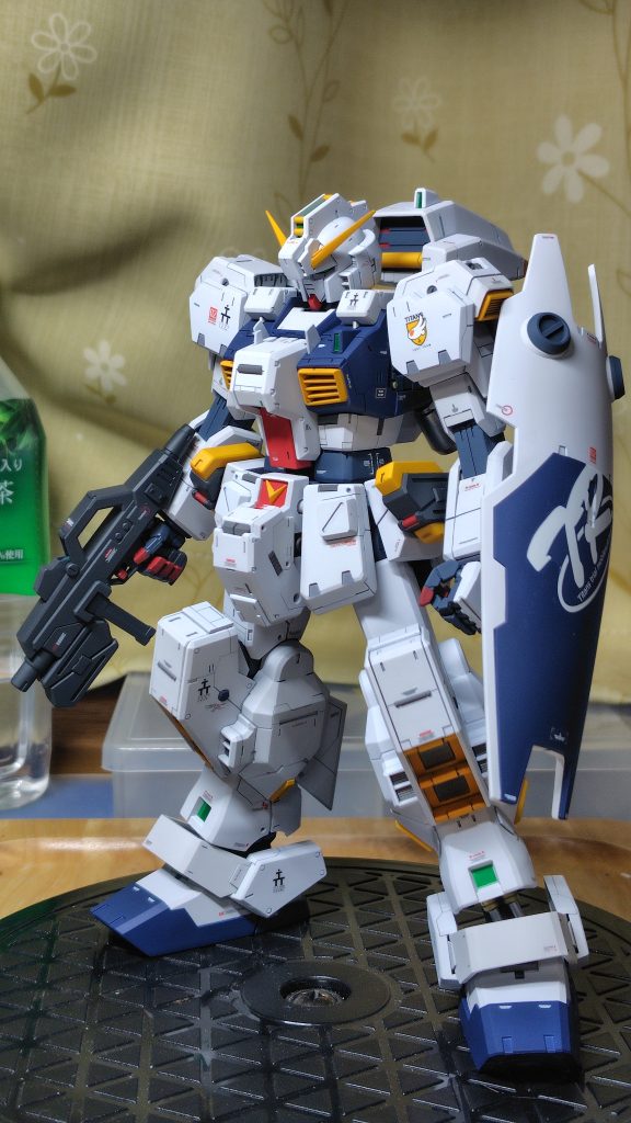完成です！！指先、赤の差し色部分はシタデルカラー使ってみました。絵の具感覚でぬれました。のびも良いし、3回重ね塗り、乾燥を繰り返すと筆むら目立ちにくく良いモノでした。見て頂きありがとうございました。